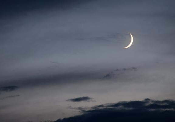 新しい月の始まりは...