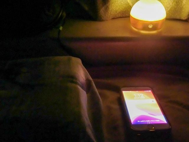 忘れてしまったはずの名前を、検索した夜